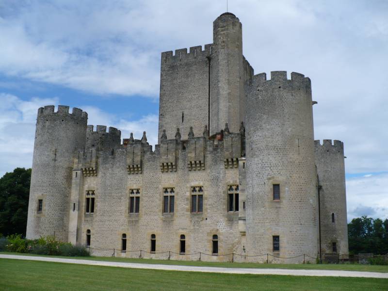 Des châteaux forts au Château de Roquetaillade  en Sud Gironde
